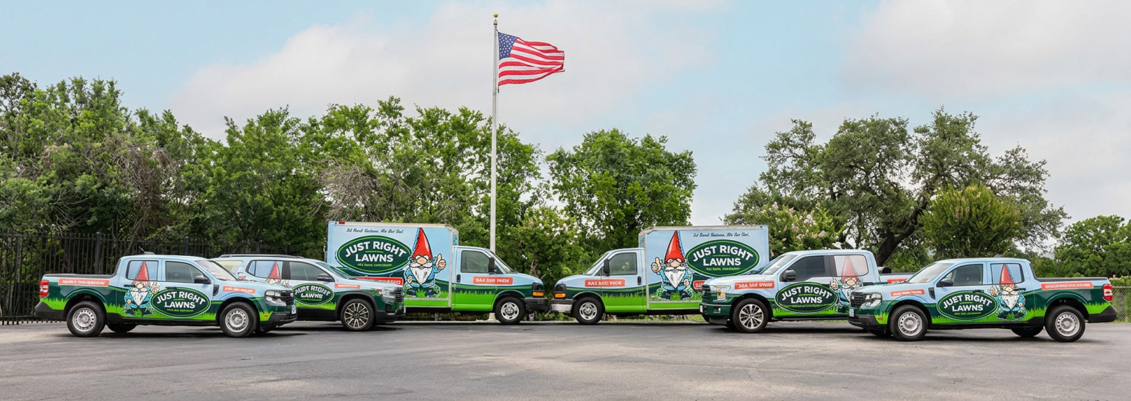 just-right-lawns-trucks-in-row